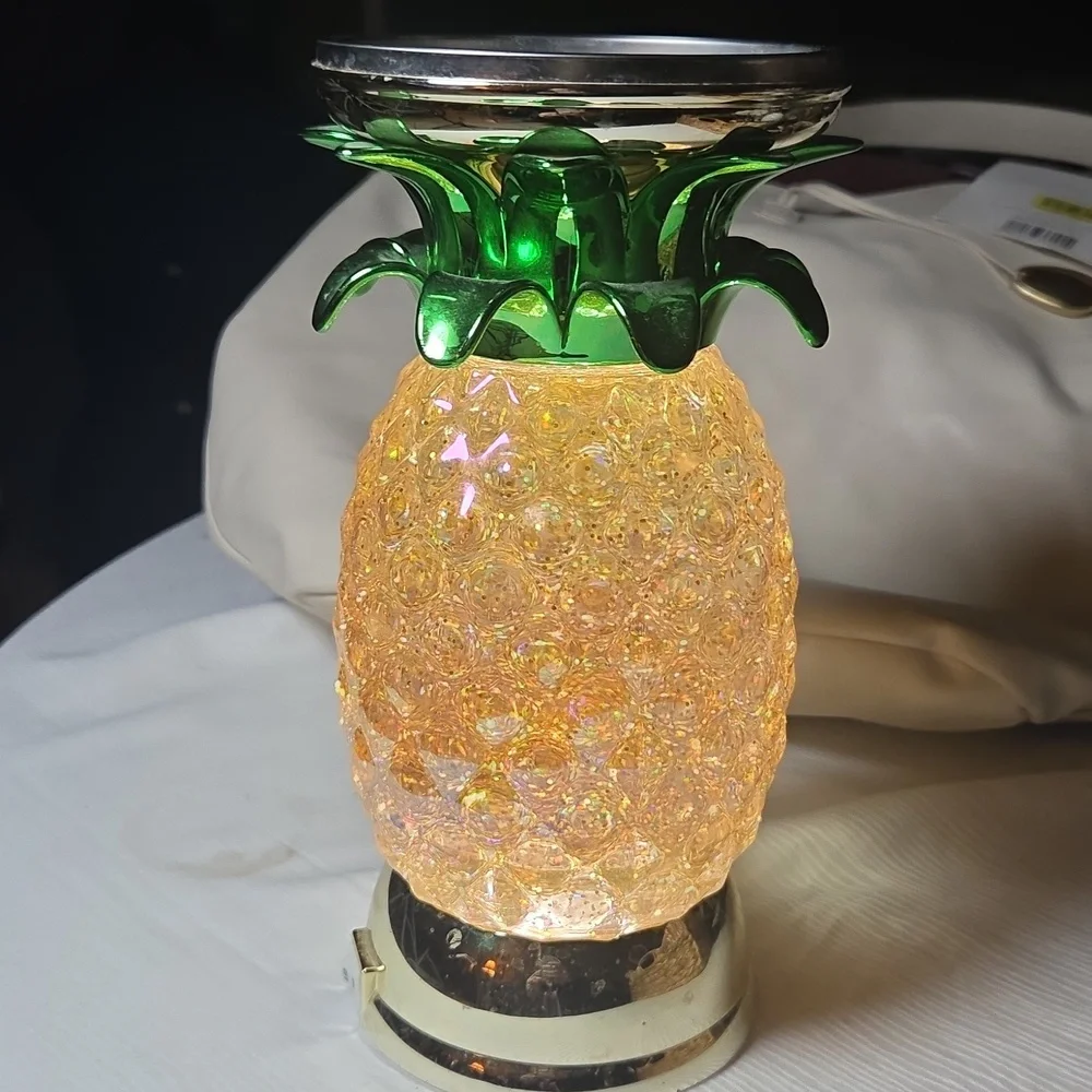 Bath & Body Word Pineapple Shaped Glass Candle Holder. - Picture 2 of 4